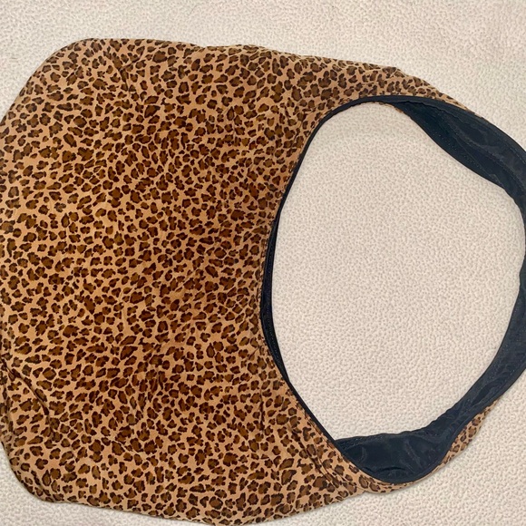 🔥❤️ Bottega Veneta Black Nylon & Cheetah Print Reversible Medium Hobo - Picture 9 of 9